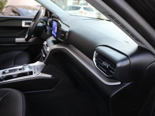 Used 2024 Ford Explorer XLT w/ Equipment Group 202A image 10