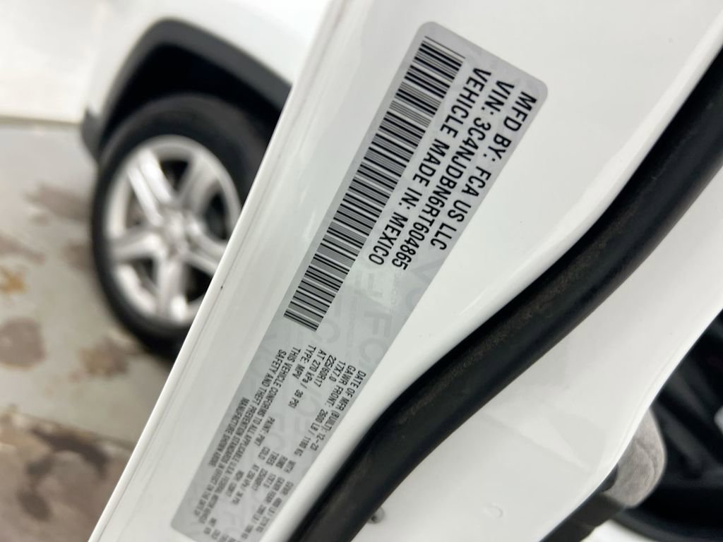 Used 2024 Jeep Compass Latitude image 27