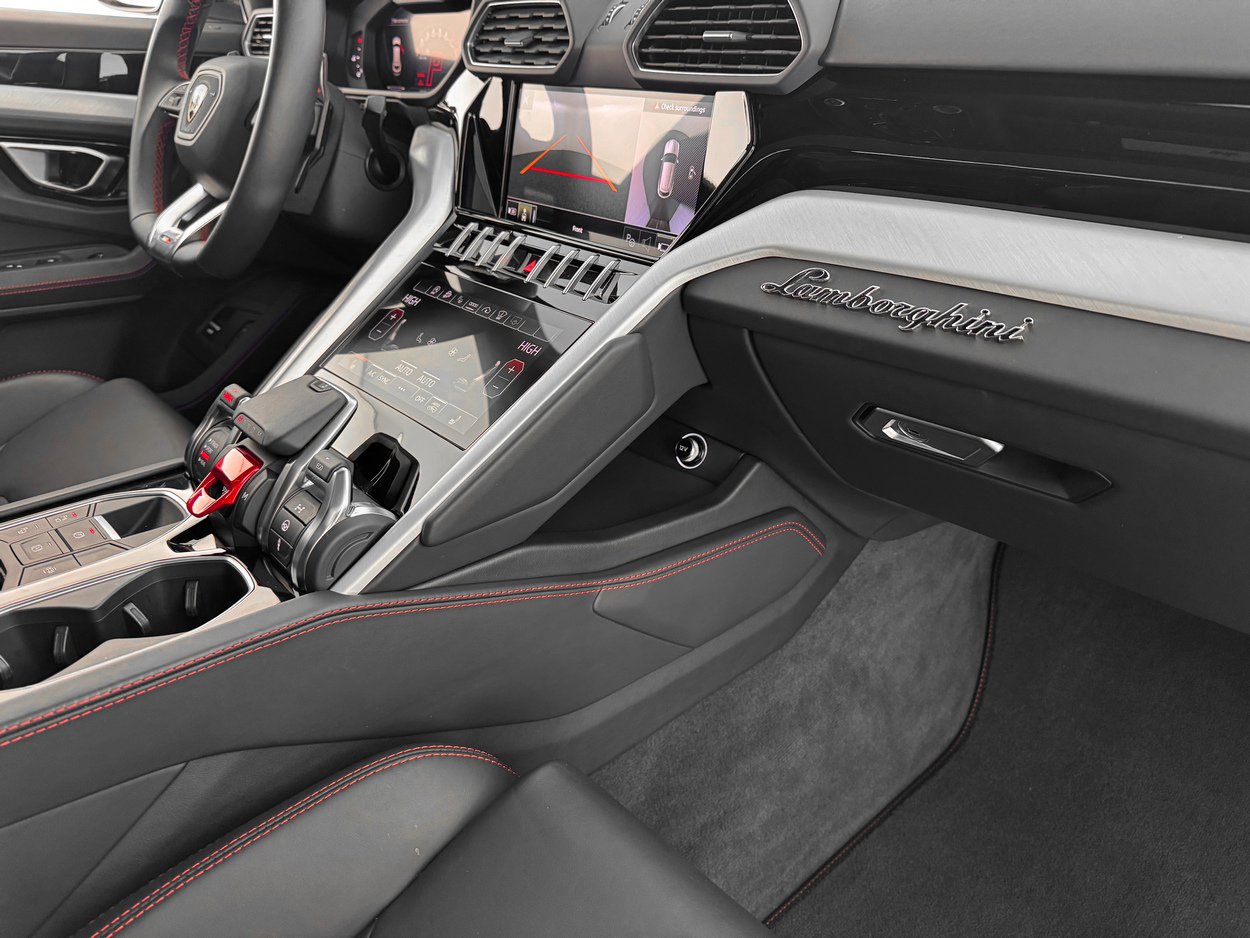 Used 2022 Lamborghini Urus image 29