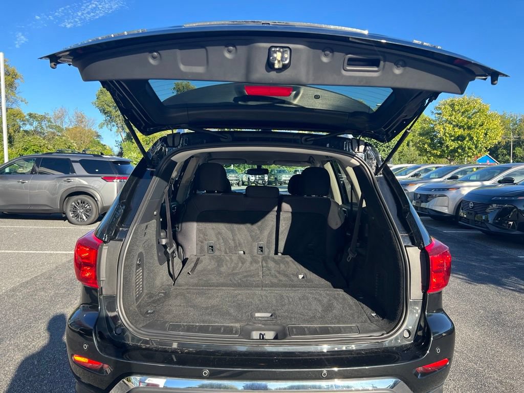 Used 2019 Nissan Pathfinder SV AWD/4WD image 16