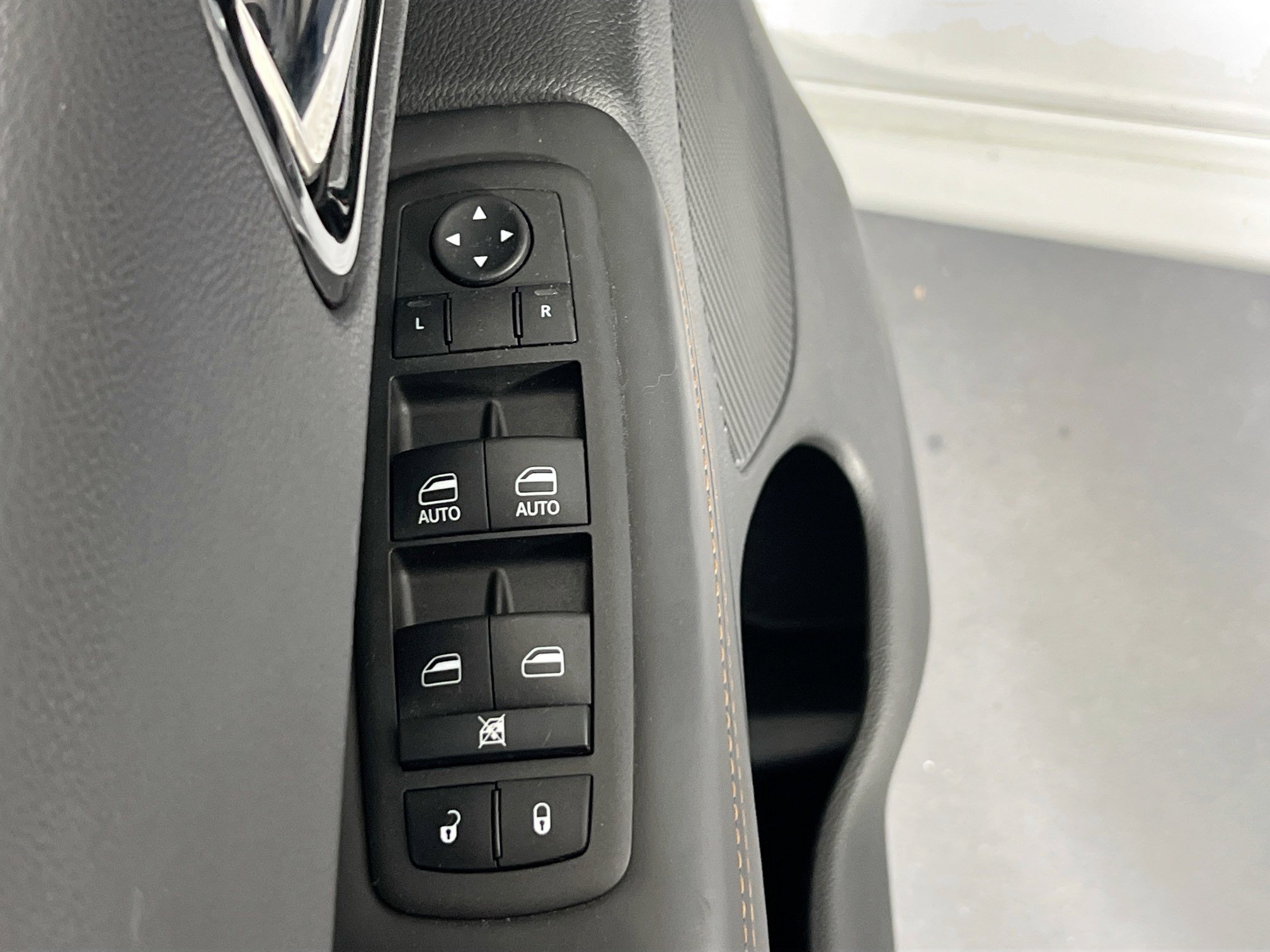 Used 2022 Dodge Durango R/T w/ Blacktop Package image 18