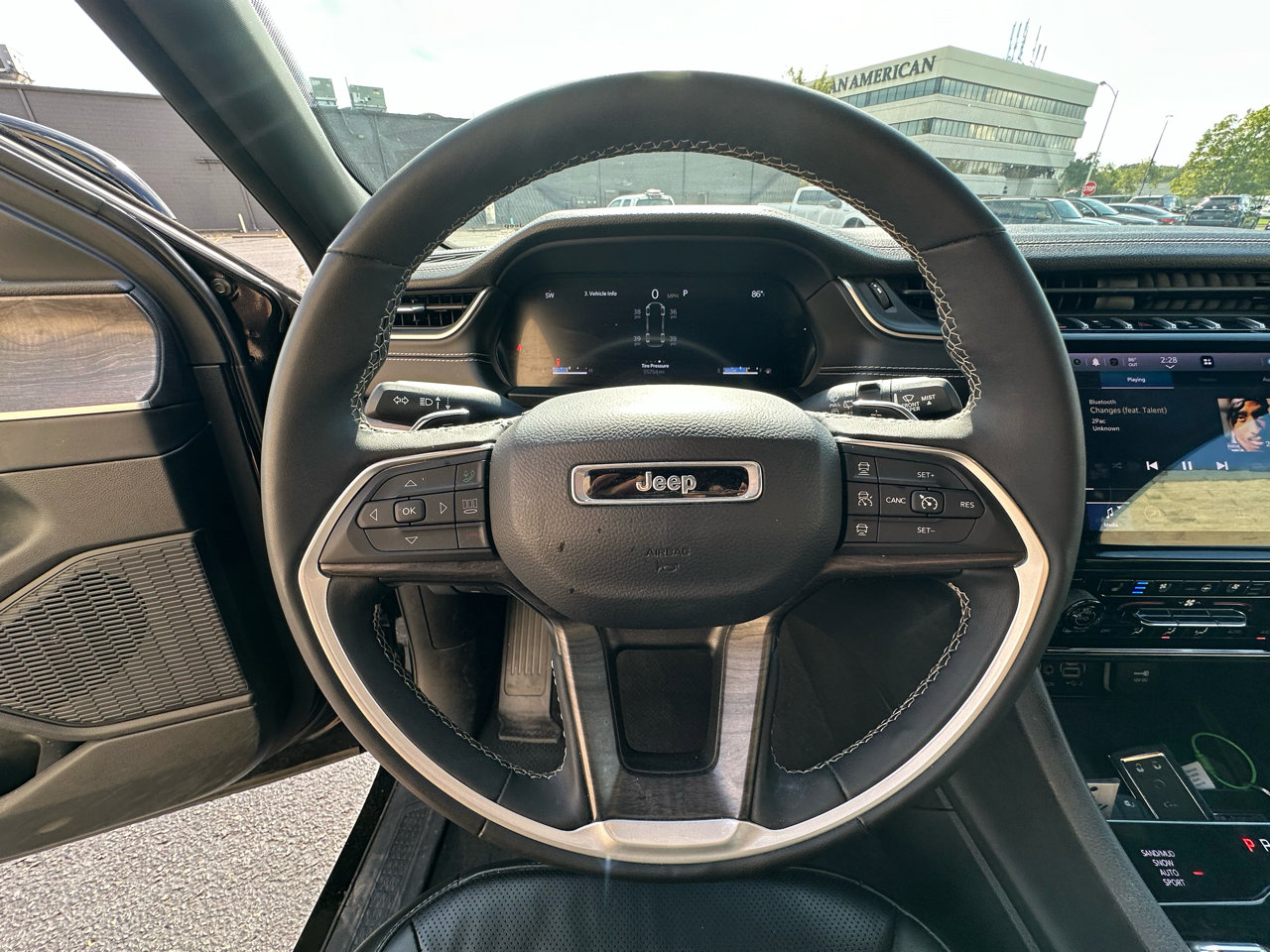 Used 2024 Jeep Grand Cherokee L Limited w/ Luxury Tech Group II image 14