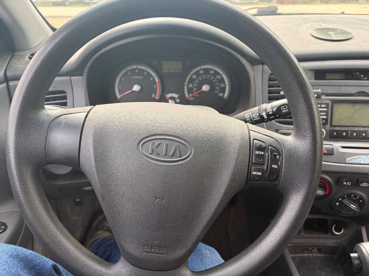 Used 2009 Kia Rio5 w/ PWR Pkg FWD image 11