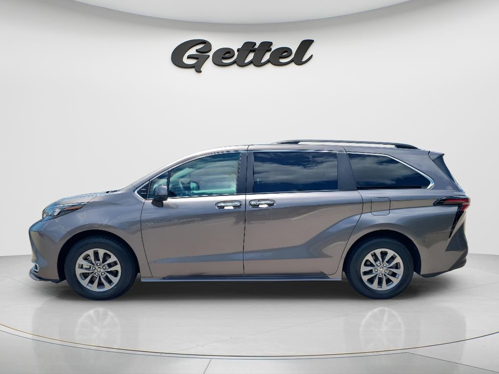 Certified 2024 Toyota Sienna XLE FWD image 8