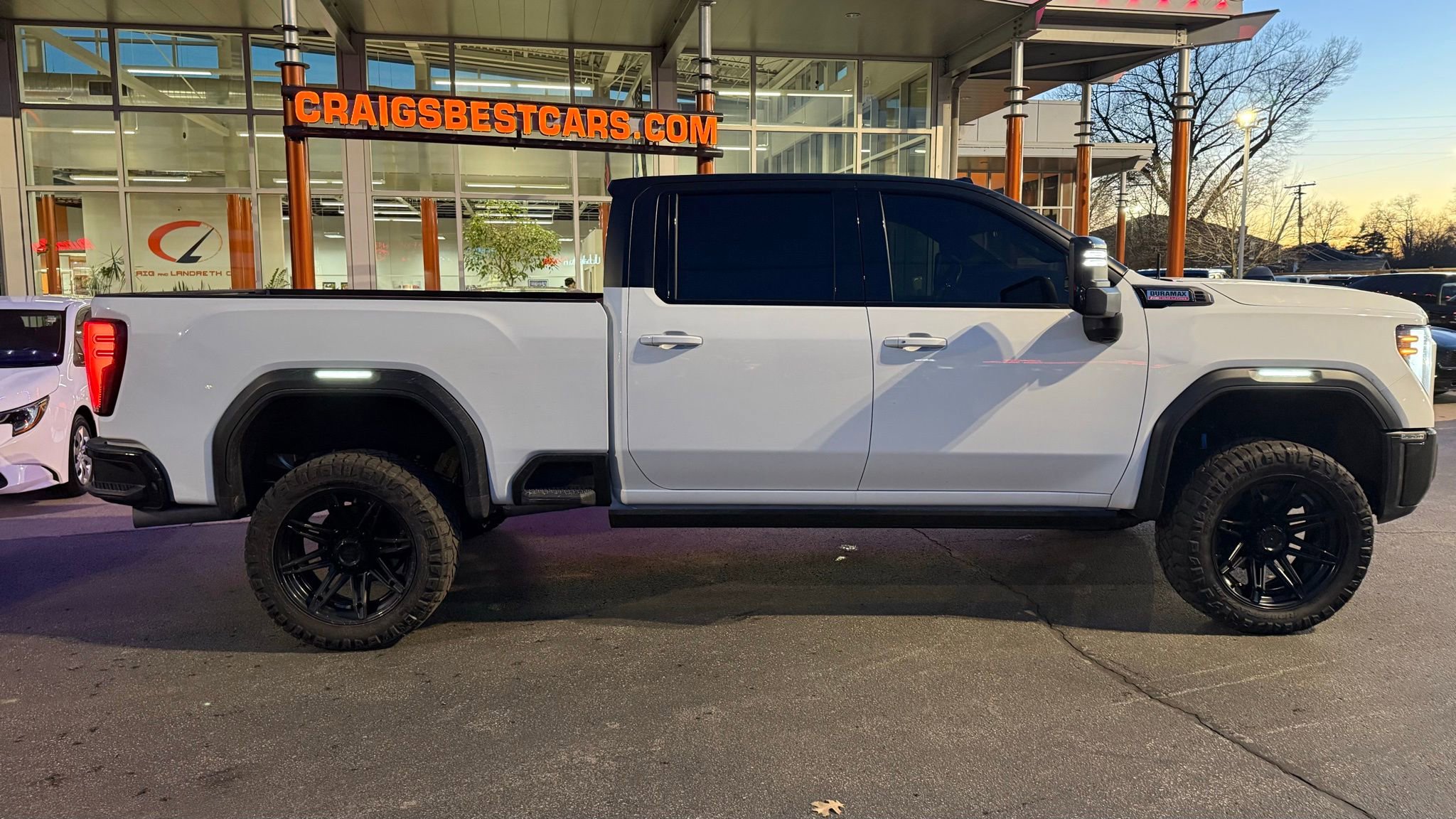 Used 2024 GMC Sierra 2500 AT4X image 8
