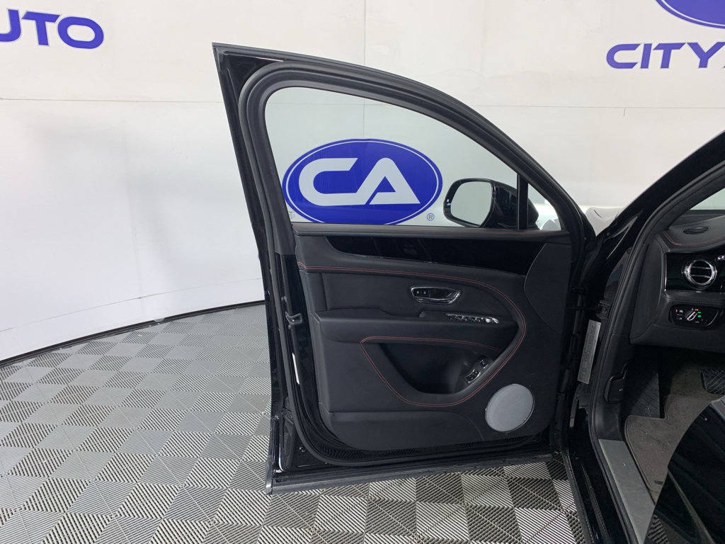 Used 2023 Bentley Bentayga AWD/4WD image 12