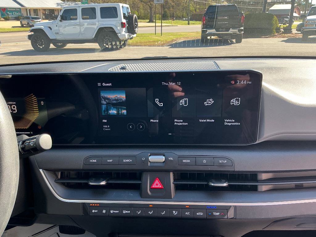 Used 2025 Kia K4 LXS image 12