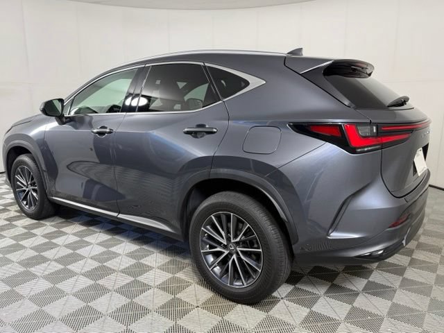 Used 2023 Lexus NX 250 FWD w/ Towing Package (2000 Lbs) image 4