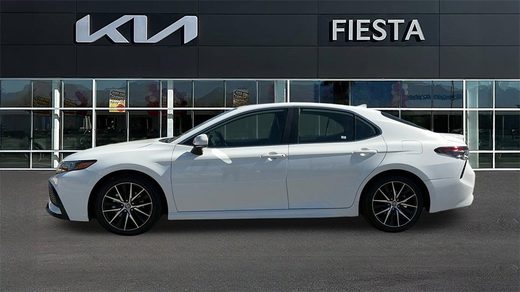 Used 2024 Toyota Camry SE w/ Audio Upgrade Package image 4