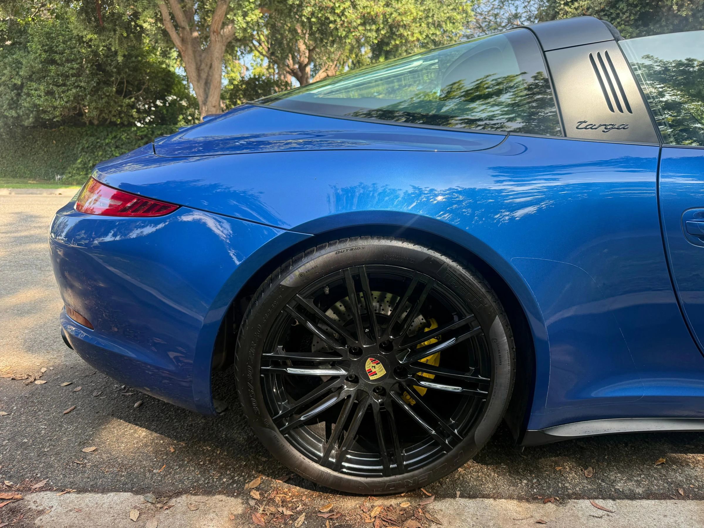 Used 2015 Porsche 911 Targa 4S w/ Sport Chrono Package AWD/4WD image 29