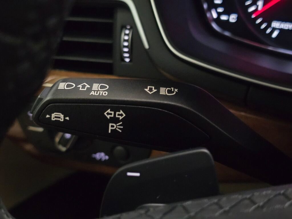 Used 2023 Audi A4 2.0T Premium w/ Convenience Package image 40