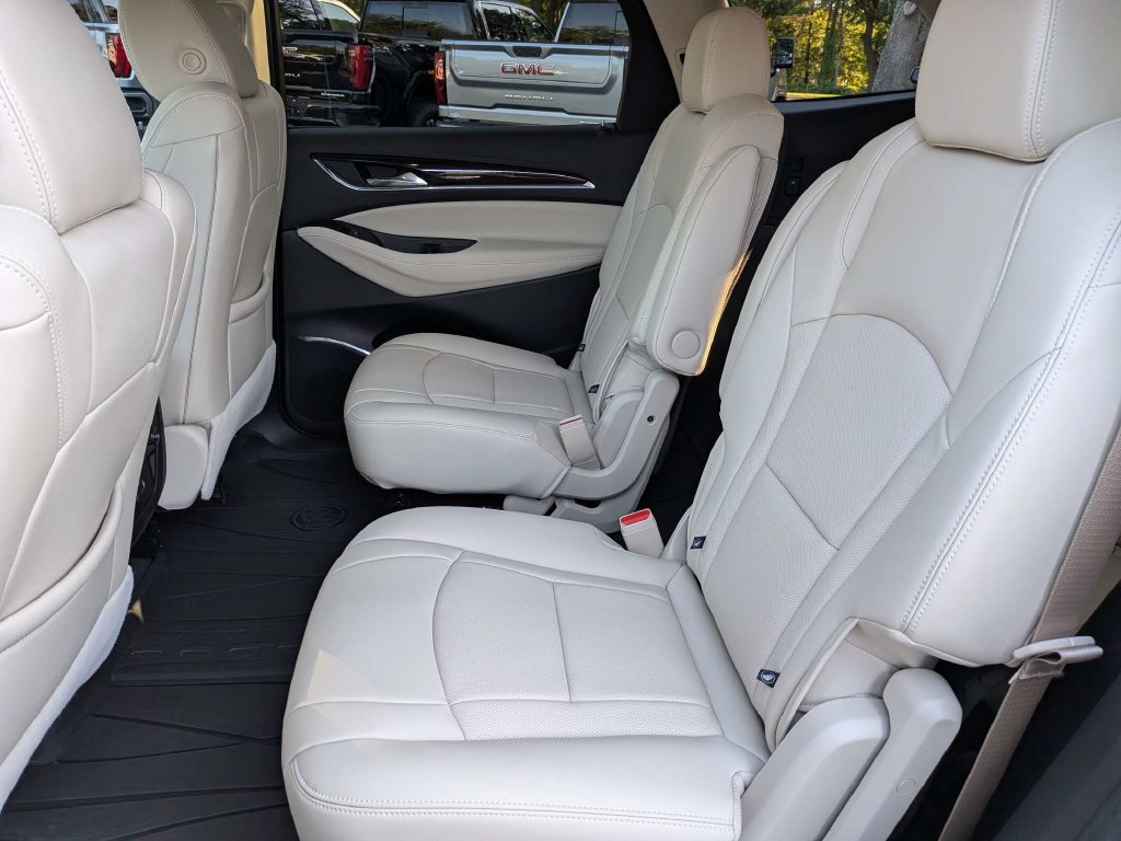Used 2023 Buick Enclave Essence w/ Experience Buick Package FWD image 14