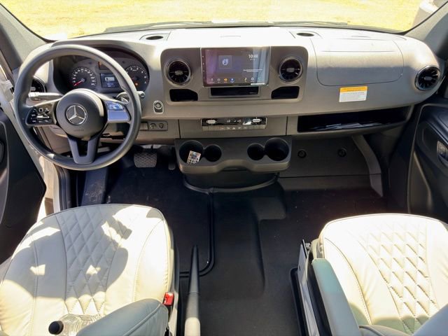 Used 2023 Mercedes-Benz Sprinter 2500 image 15