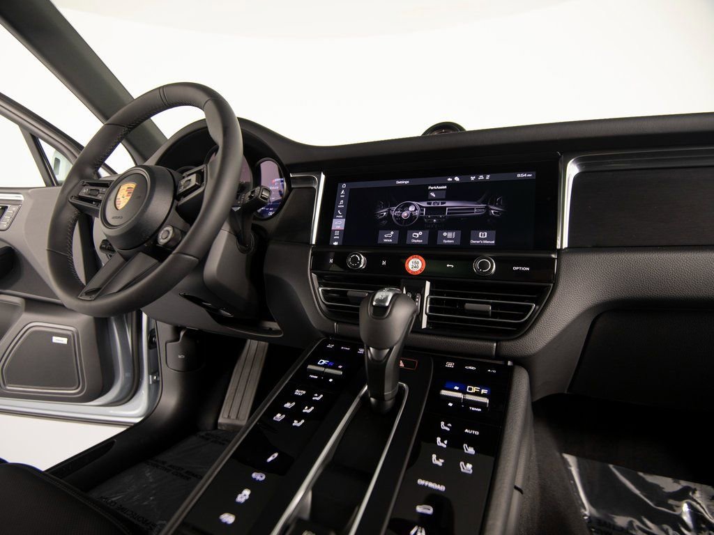 New 2026 Porsche Macan GTS image 26