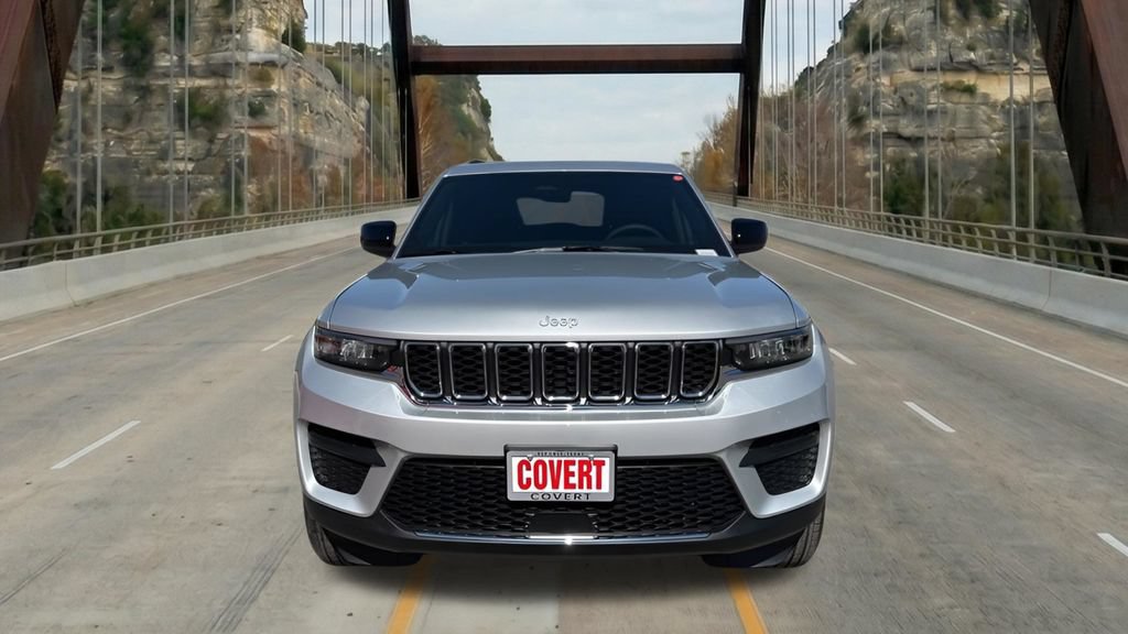 New 2026 Jeep Grand Cherokee Laredo RWD video 2