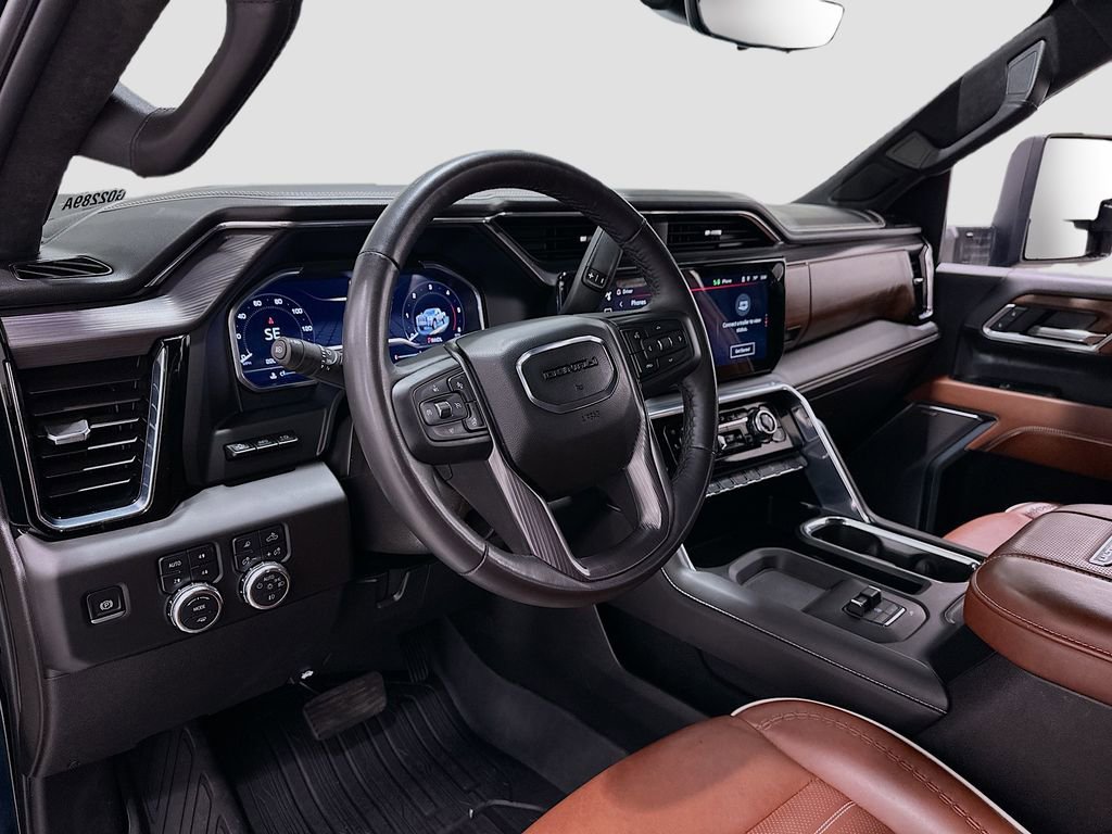 Used 2025 GMC Sierra 2500 Denali Ultimate image 9