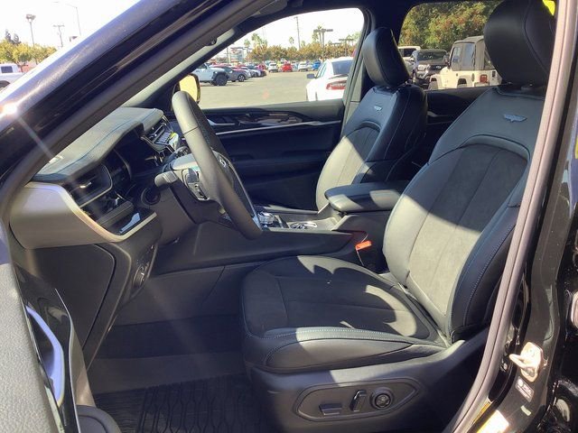 New 2024 Jeep Grand Cherokee Trailhawk AWD/4WD image 7