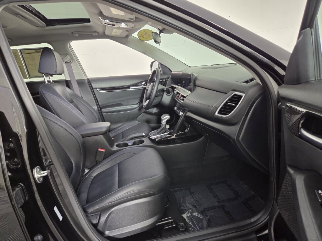 Used 2025 Kia Seltos EX w/ EX Sunroof Package FWD image 37