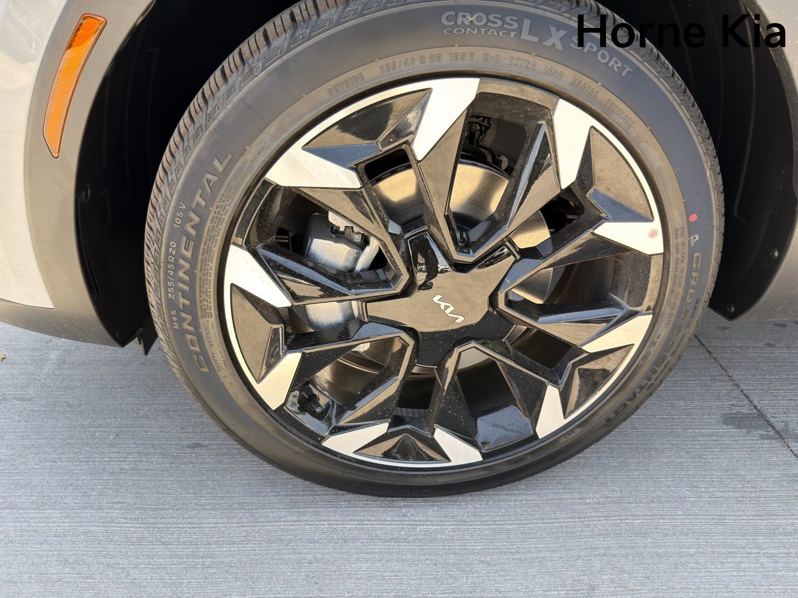 New 2026 Kia Sorento EX FWD image 8