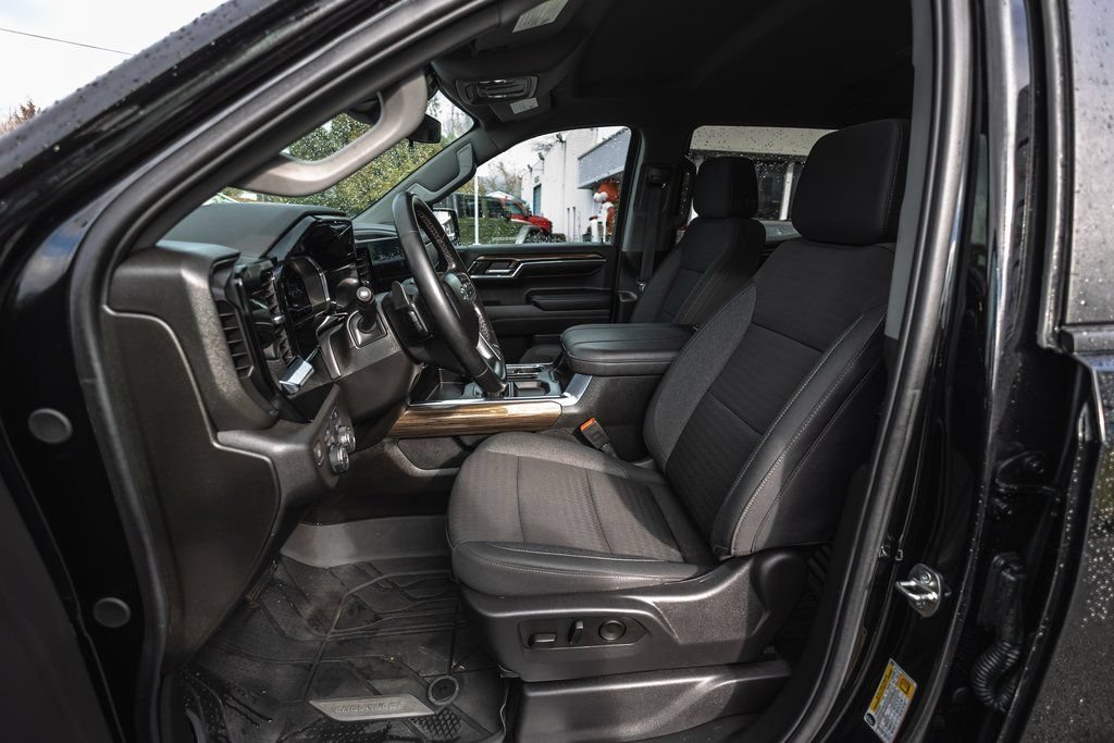 Used 2024 Chevrolet Silverado 1500 RST AWD/4WD image 26
