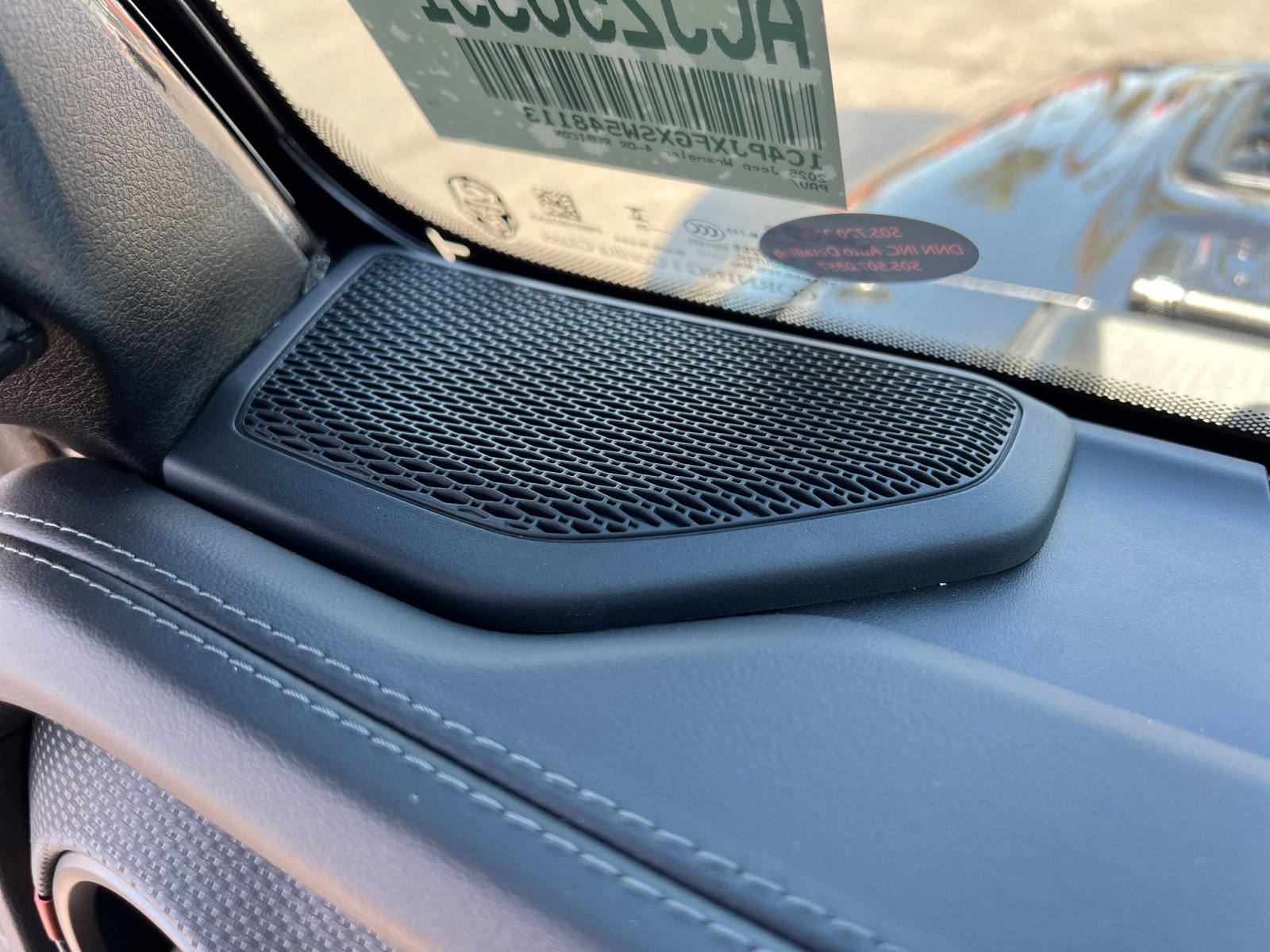 New 2025 Jeep Wrangler Unlimited Rubicon w/ Convenience Group image 27