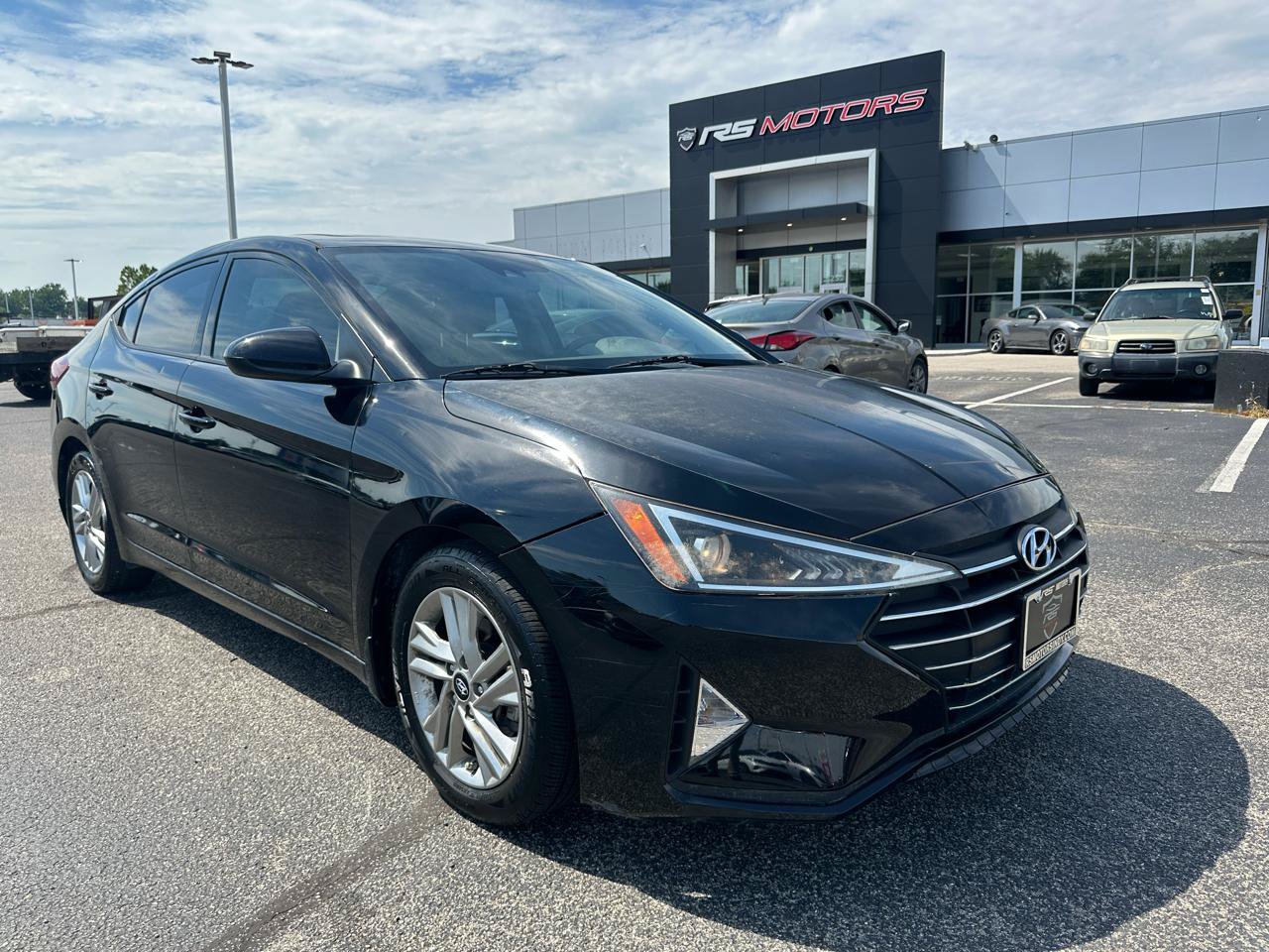 Used 2020 Hyundai Elantra Value Edition w/ Winter Weather Package FWD image 1