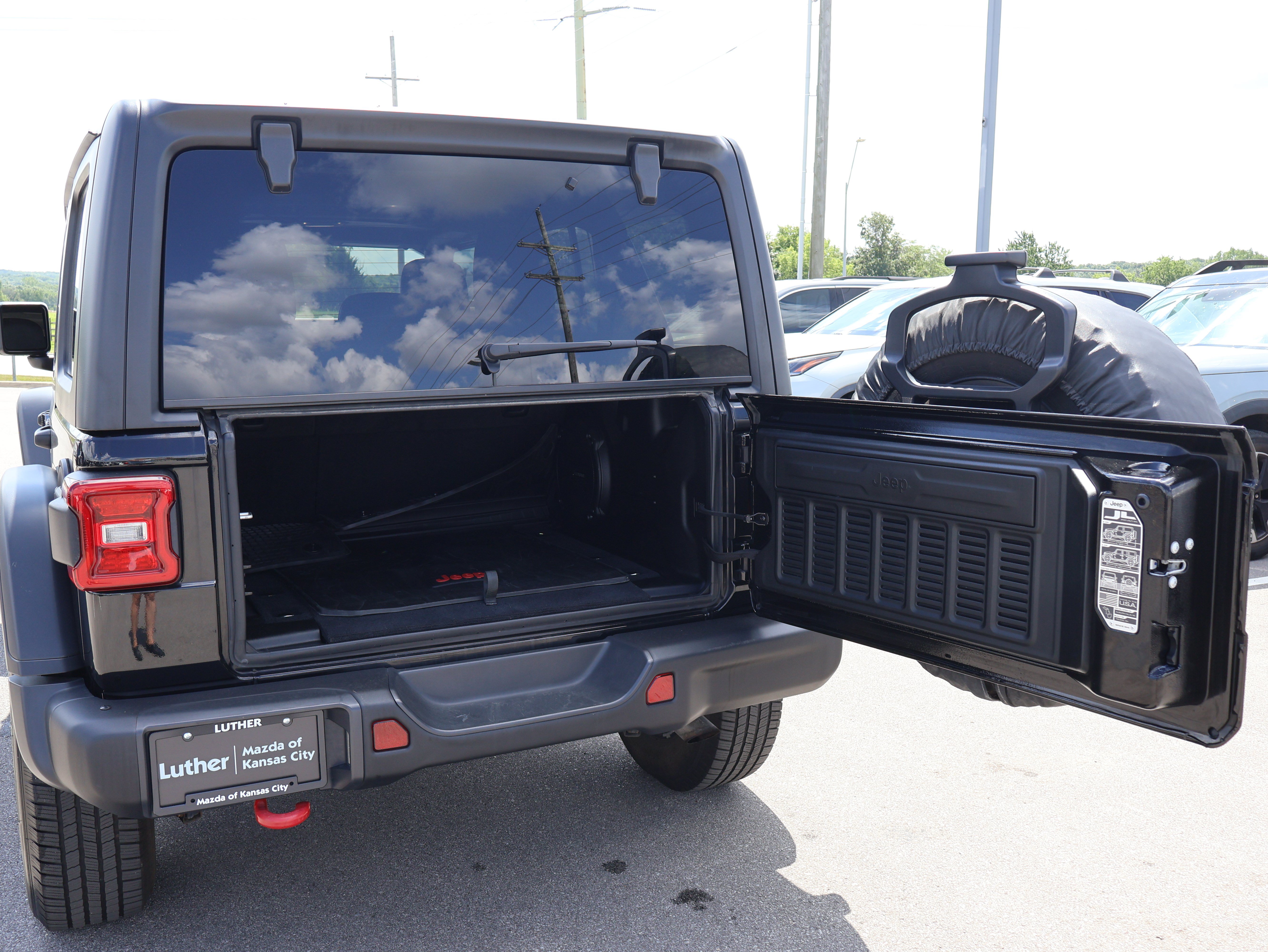 Used 2019 Jeep Wrangler Unlimited Rubicon AWD/4WD image 16