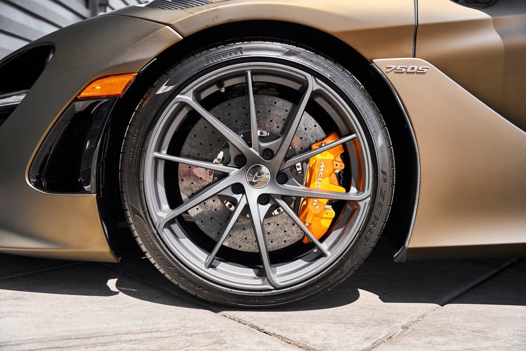 Used 2025 McLaren 750S Spider RWD image 3