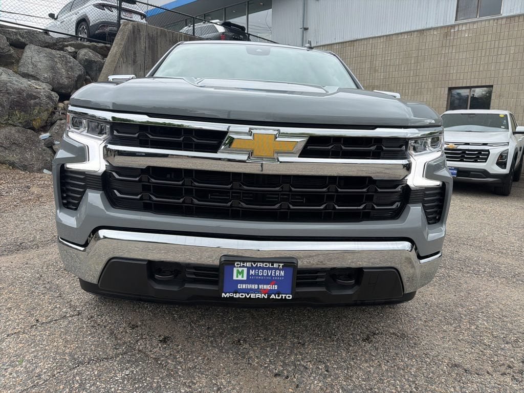 Used 2024 Chevrolet Silverado 1500 LT AWD/4WD image 10