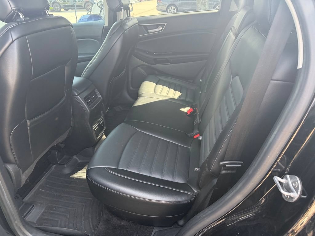 Used 2018 Ford Edge SEL w/ Equipment Group 201A FWD image 9