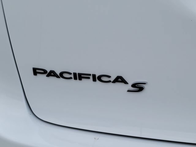 Used 2025 Chrysler Pacifica Limited FWD image 15