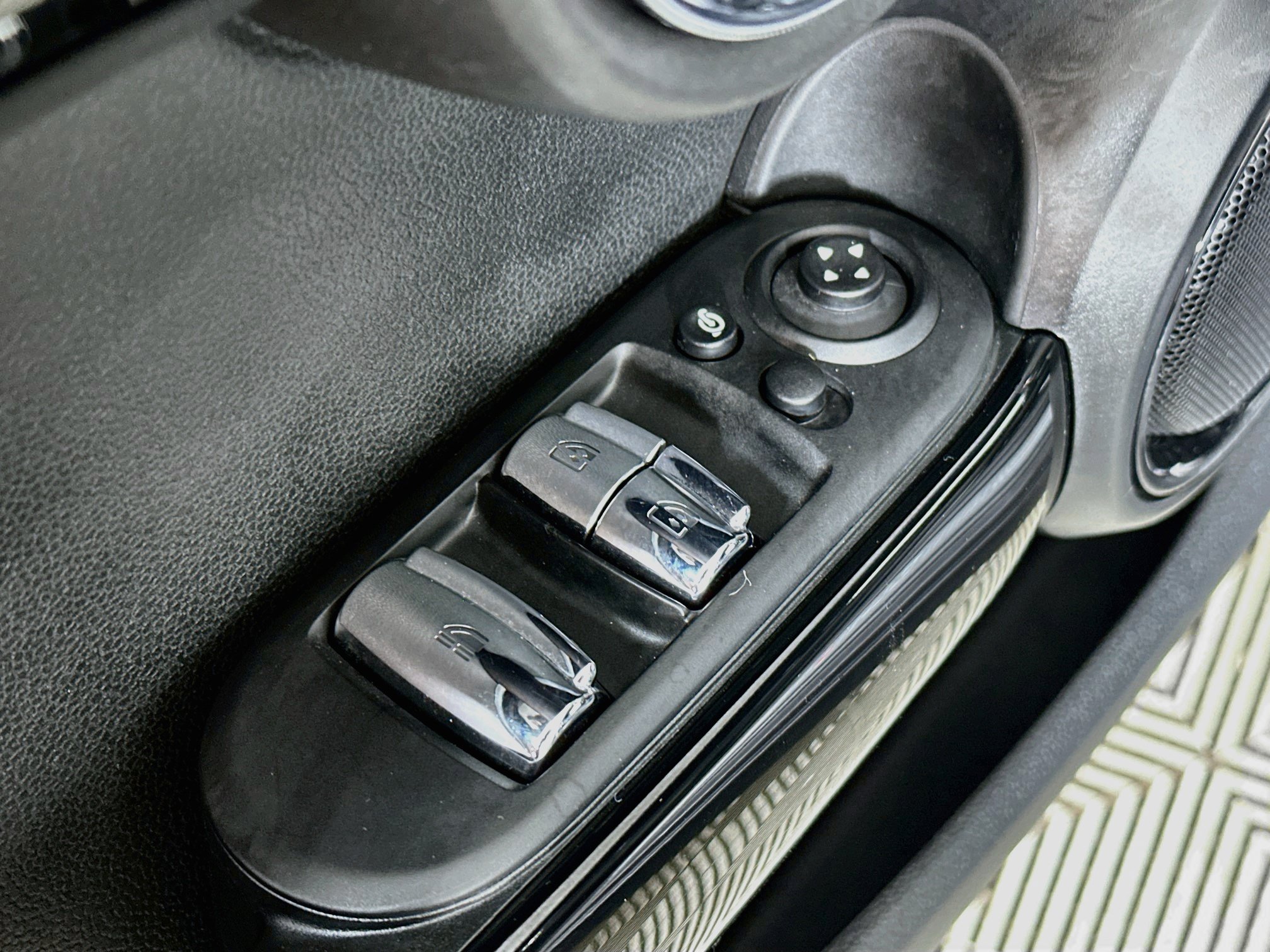 Used 2022 MINI Cooper S FWD image 18