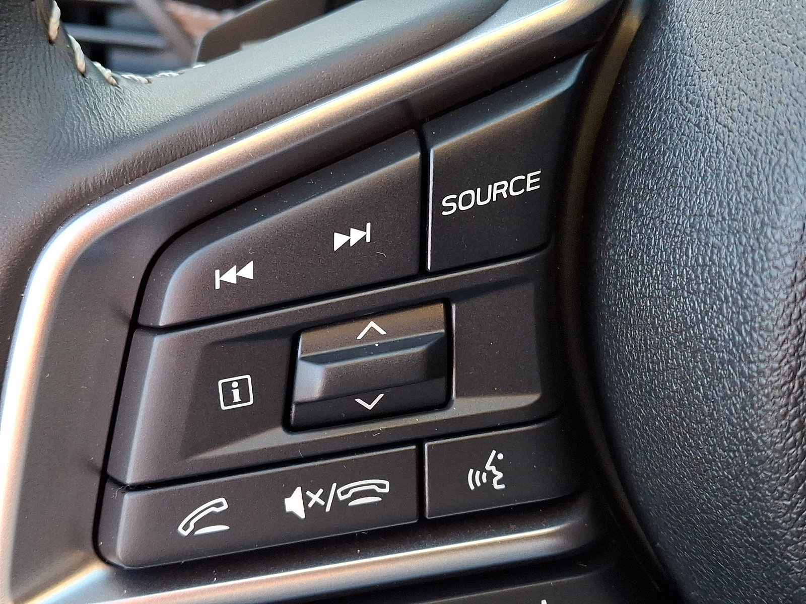 Used 2025 Subaru Outback Touring XT w/ Popular Package #2 image 23