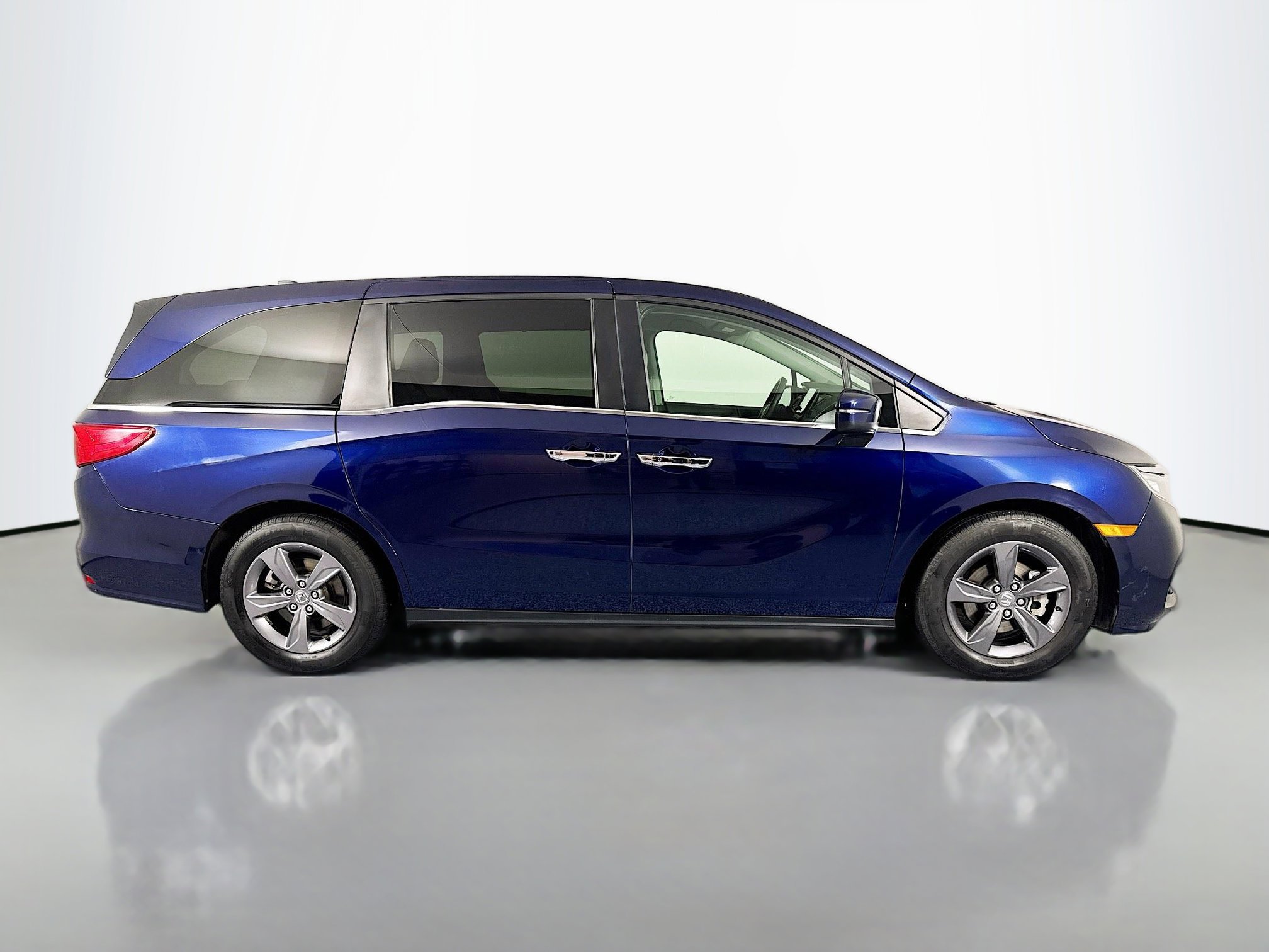 Certified 2023 Honda Odyssey EX image 4