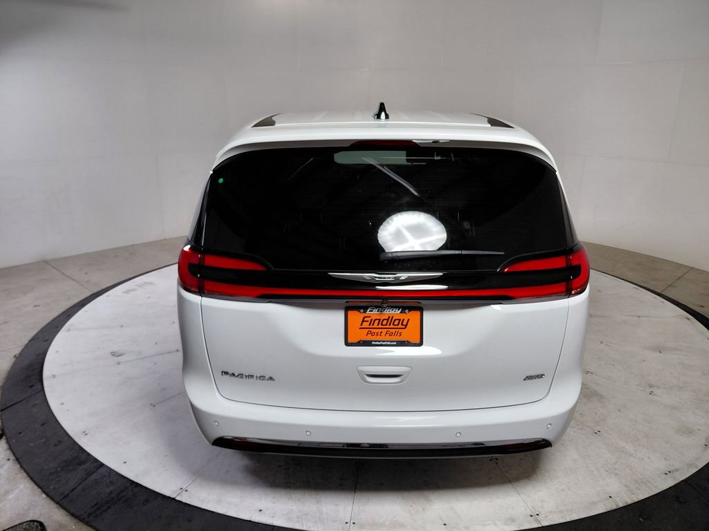 New 2026 Chrysler Pacifica Select AWD/4WD image 6