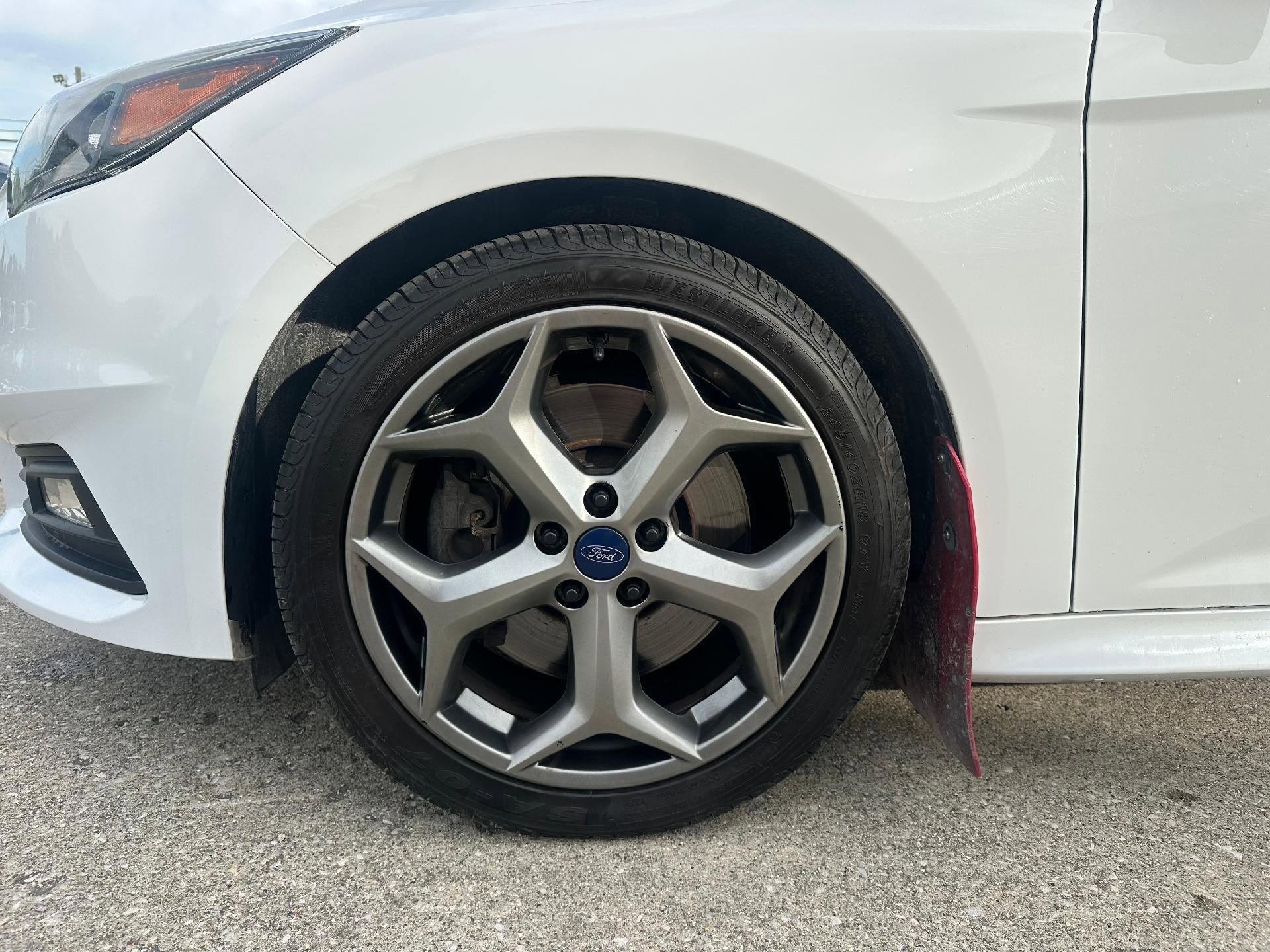 Used 2017 Ford Focus ST FWD image 12