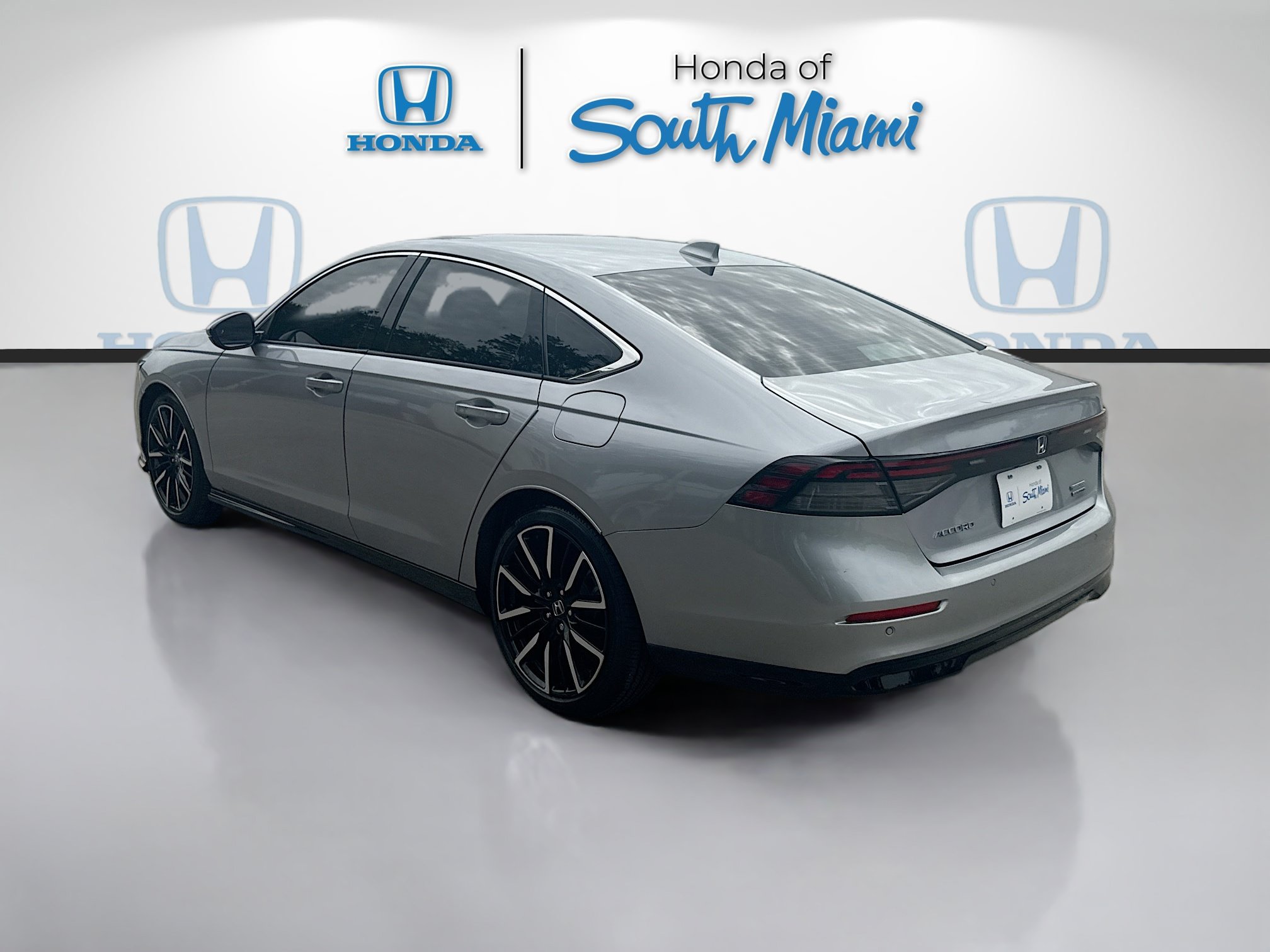Certified 2023 Honda Accord Touring image 5
