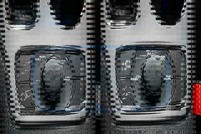 Used 2021 Jeep Grand Cherokee Limited image 23