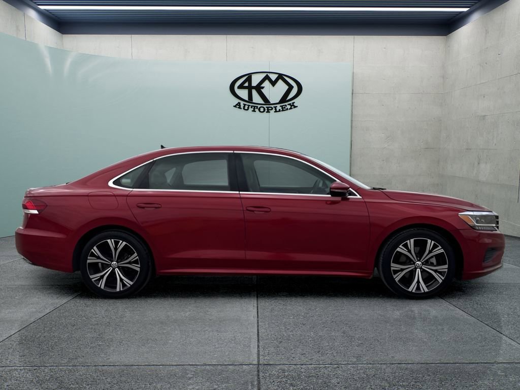 Used 2021 Volkswagen Passat 2.0T SE FWD image 2