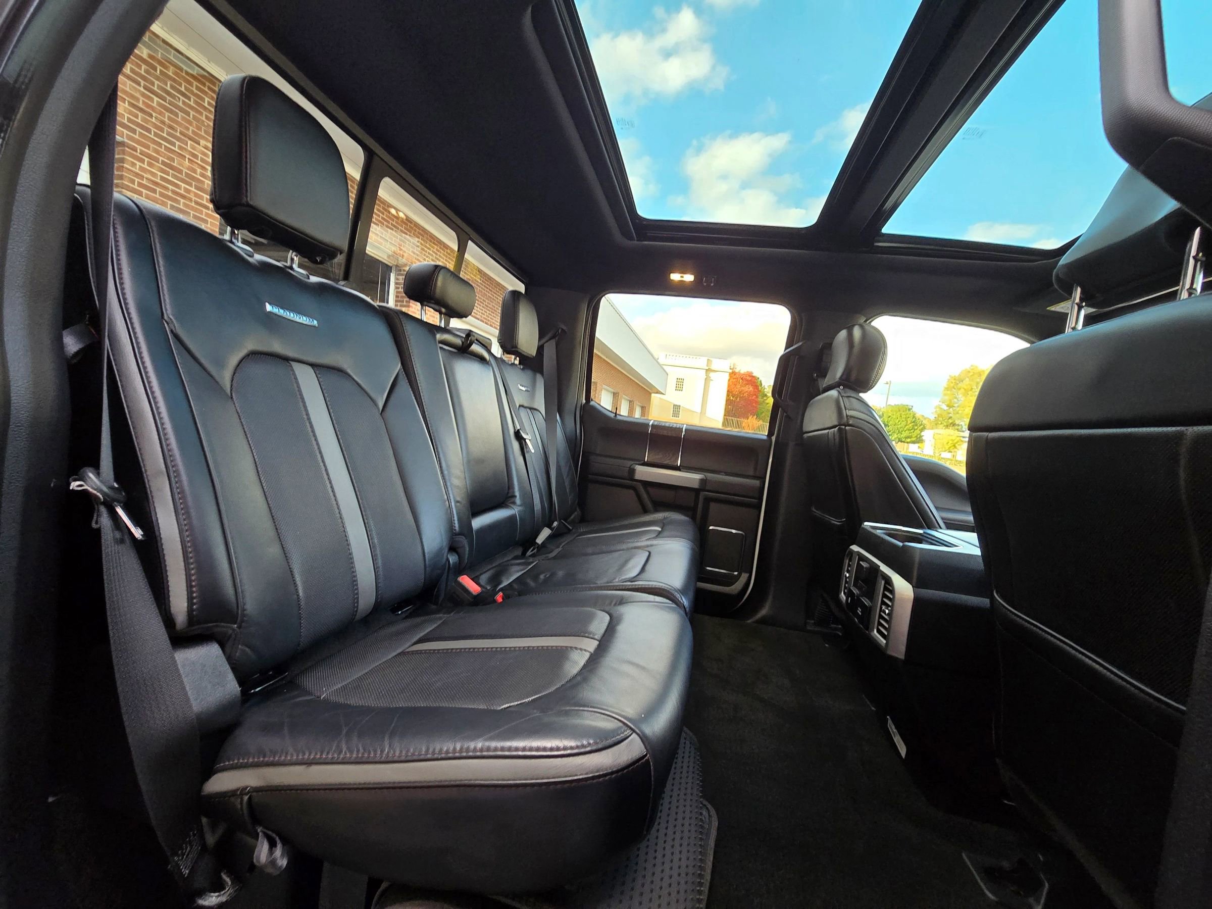 Used 2019 Ford F250 Platinum w/ Platinum Ultimate Package AWD/4WD image 16