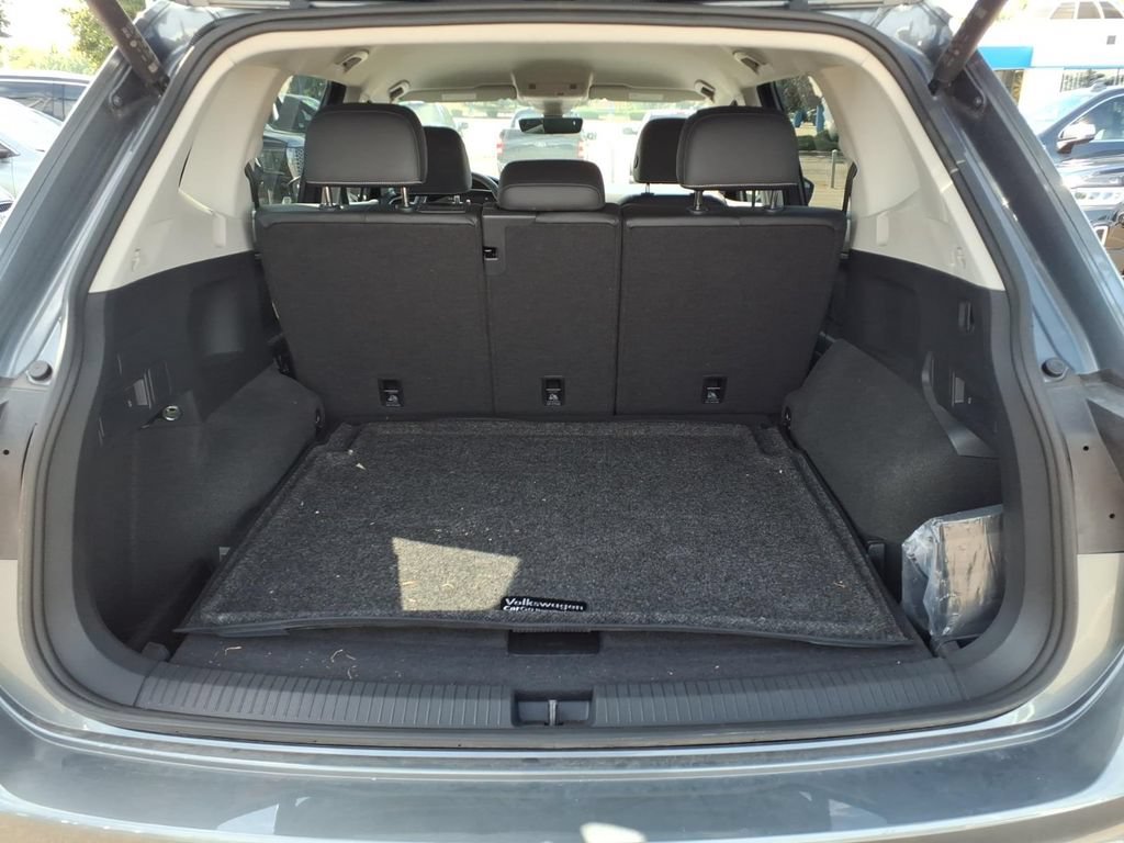 Used 2024 Volkswagen Tiguan SE AWD/4WD image 8