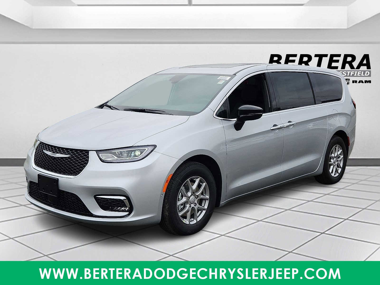 New 2026 Chrysler Pacifica Select image 2