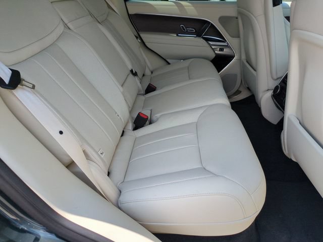 New 2026 Land Rover Range Rover SE AWD/4WD image 17