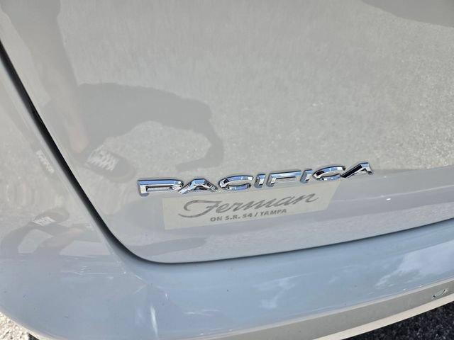 New 2027 Chrysler Pacifica Select FWD image 9