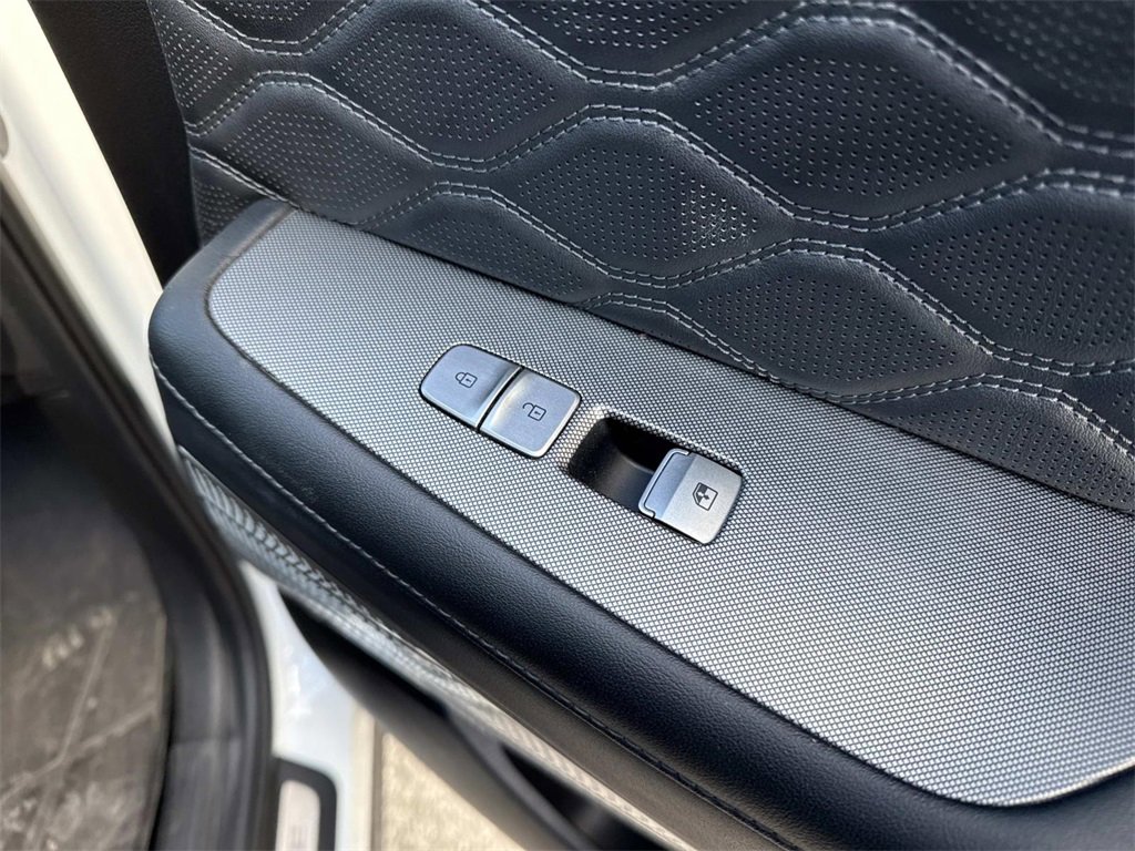 Used 2021 Hyundai Palisade Calligraphy image 32