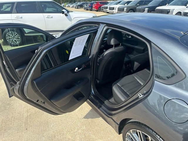 Used 2022 Kia Forte GT FWD image 11