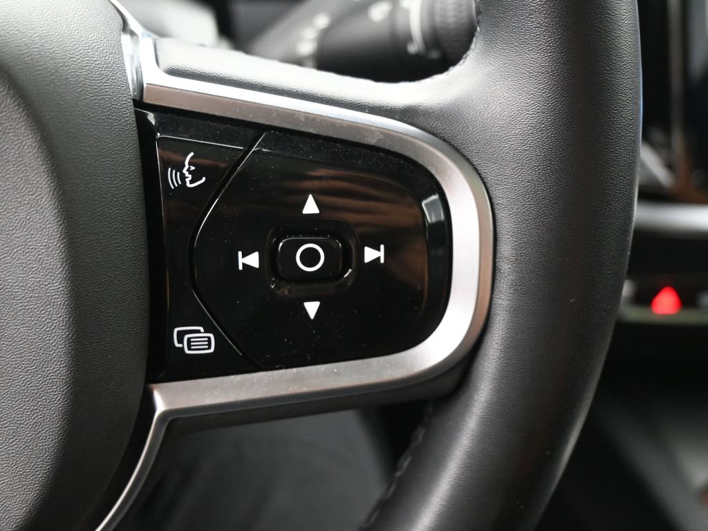 Used 2023 Volvo V60 B5 Cross Country Plus w/ Climate Package image 18