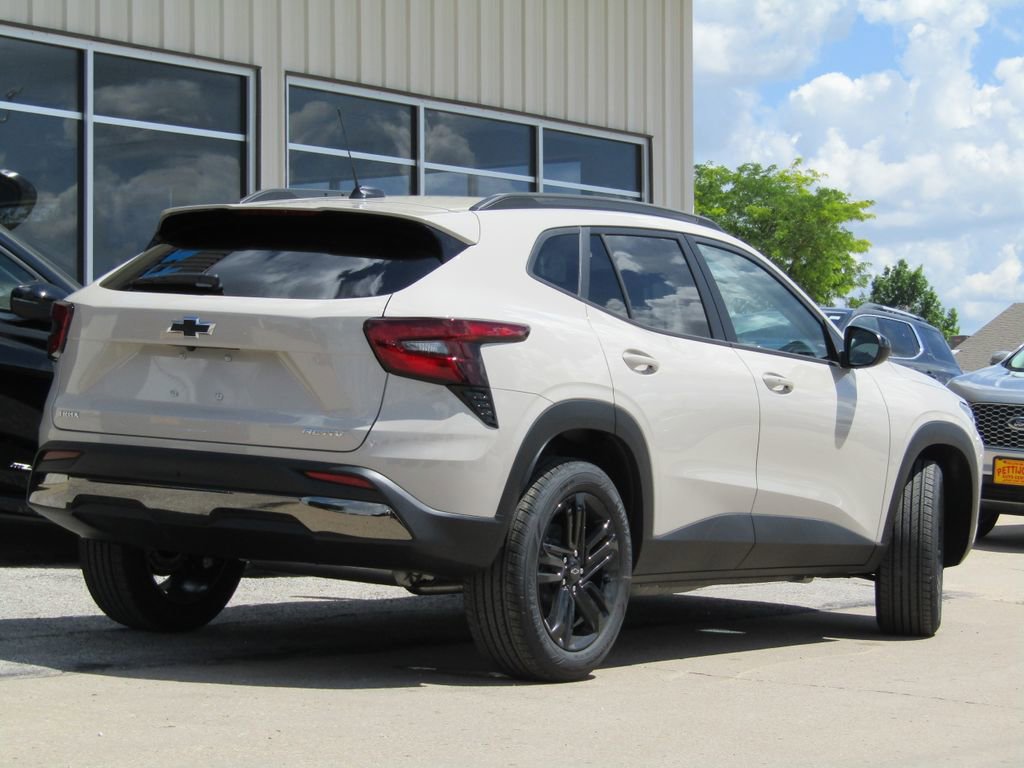 New 2026 Chevrolet Trax ACTIV w/ Driver Confidence Package FWD image 3