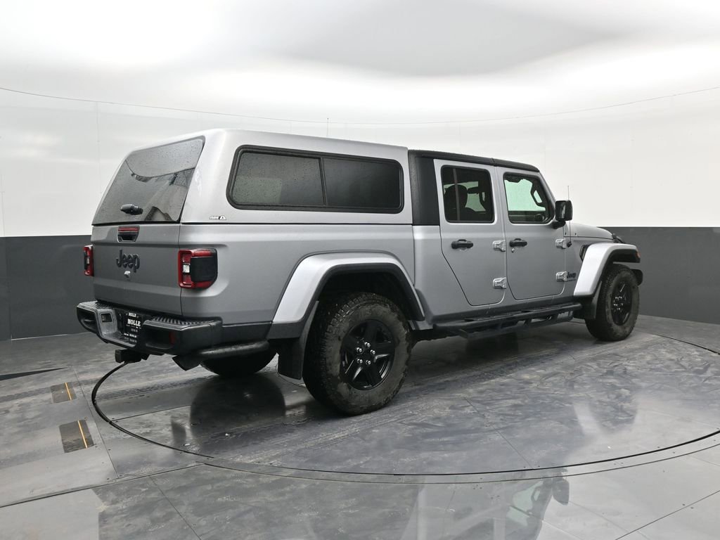 Used 2021 Jeep Gladiator Sport image 7