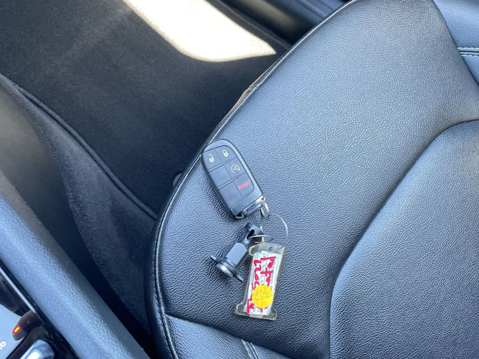 Used 2025 Jeep Compass Limited image 31